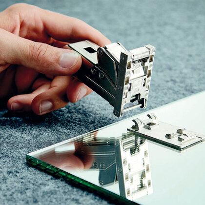 Záves Clip Top Blumotion CRISTALLO 71B4500C  pre skl. dvierka /Blum Záves Clip Top Blumotion CRISTALLO 71B4500C  pre skl. dvierka /Blum