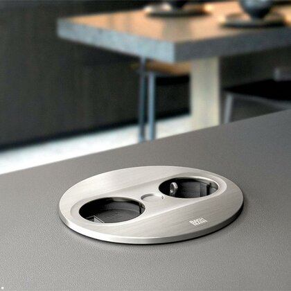 Stol.otoč.zásuvka TWIST 2 946.106 1x zásuvka 230V + USB A/C 22W + 2m napájací kábel,čierna matná