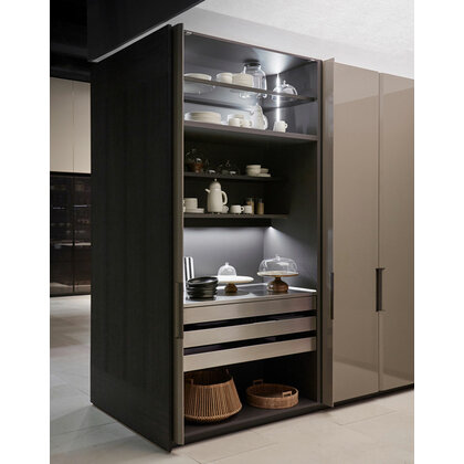 Výsuvný mechanizmus OPLA FOLDING SMALLzarovnaný s policami skrine pre 900 mm