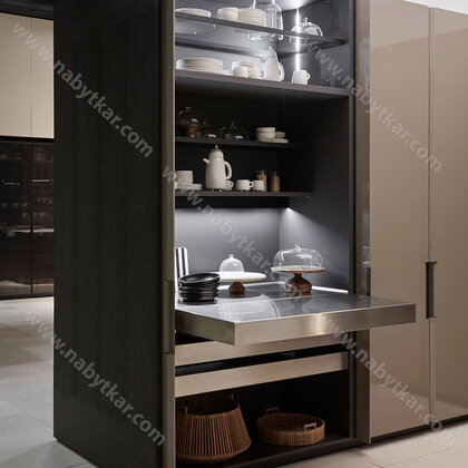 Výsuvný mechanizmus OPLA FOLDING SMALLzarovnaný s policami skrine pre 900 mm