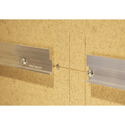 Záv. profil, Mont. systém pro panely Eilox,Pre ľahkú montáž stenových obkladov 783.53.001, dl:2000 m